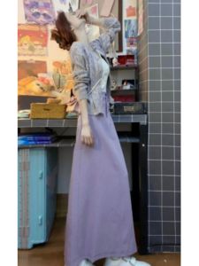 Bộ hai mảnh CHANGTONG gồm áo len dệt kim cổ tròn tay dài và chân váy midi cotton