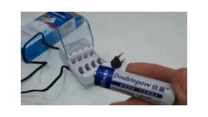 FAST DELIVERY Doublepow Charger Baterai Rechargeable Fast Charging 4 Slot AA AAA dengan AA 4 PCS