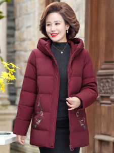 ใหม่ ฤดูหนาว ปัก เสื้อแจ็คเก็ต สําหรับคุณแม่ ทันสมัย ความอบอุ่น 50 ปีขนเรียงราย เสื้อโค้ทผ้าฝ้าย สไตล์ตะวันออกเฉียงเหนือเดินทาง หลวม Fit