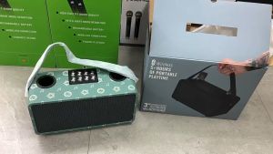 Loa karaoke bluetooth mini blutooth blu tút cầm tay M28 công suất 30w tặng kèm 2 micro thiết kế nhỏ gọn âm thanh sống động bass cực êm