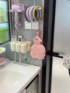 HALEXIONG | Wall-mounted Multipurpose Storage Shelf