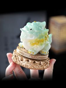 Water-Color-Changing Pixiu Figurine Lucky Charm Tea Table Ornament