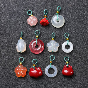 คริสตัลธรรมชาติสตรอเบอร์รี่คริสตัล Plum Blossom Peace Lock สีขาว Agate กระต่าย Feng Shui Amulet รอบแหวนlotus Seed