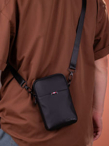 Mini Mens Crossbody Phone Bag Sporty Vertical Lightweight Oxford Cloth Zipper Closure Pure Color Functional Bag for Youth