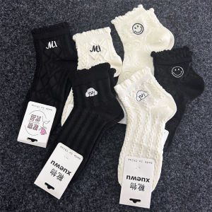 ผ้าฝ้ายบางเฉียบถุงเท้าสั้นสําหรับผู้หญิงฤดูร้อน Bubble ปากยิ้ม Face เย็บปักถักร้อยสุนัขรูปแบบตัวอักษรสีดําสีขาวสี