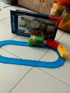 RELL BESAR | Mainan Anak Kereta Train Locomotif TL 02 / Mainan Edukasi Anak Kereta Happy Locomotive Speed Take-n-Play Edukasi Kereta Api Elektrik Set Dengan Rel Menggunakan Baterai Bisa Berjalan Dan Menyala