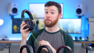 Razer BlackShark V2 Wired Gaming Headset 7.1 Surround Sound Triforce 50mm Drivers Hyperclear Cardioid Mic Cross-Platform Passive Noise Cancellation