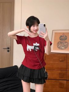 เสื้อยืดแขนสั้นผู้หญิงลายปักลายหมาการ์ตูนน่ารัก ทรงเข้ารูป ผูกโบว์ผีเสื้อ ทรงเข้ารูป ทรงเข้ารูป เสื้อยืดผู้หญิง