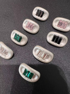 Fashionable Metal Button with Diamond Embellishment for Shirt Jacket Coat Luxury Minimalist Style Jewelry Accessory