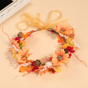 Autumn Warm-Toned Maple Leaf and Berry Wreath Halloween / Autumn Outing Photo Shoot Headpiece Forest-Style Autumn Wedding Hair Accessory
