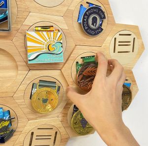 Wall Medal Rack Hexagon Hive Design Wooden Display Wall of Honor Handicrafts Home Decor Medal Storage Shelf