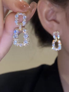 Elegant Geometric Silver Needle Diamond Stud Earrings Womens Fashion Luxury Jewelry Fresh out Alloy Plated Gold Engraved