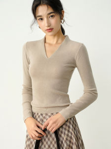 Slim V-neck Knitwear Long-sleeved
