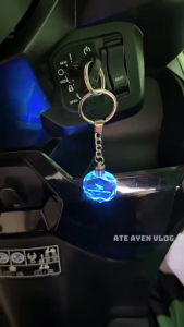 Motorcycle Keychain LED Colors Lights Crystal Polygon Transparent Luminous Keychain Ring Car Accessories With Car Emblem For Gifts Decoration
