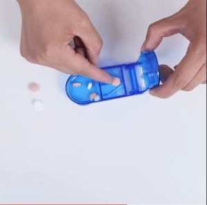 พร้อมส่งจากไทย กล่องตัดยา รุ่นใหม่ ใบมีดคม ที่แบ่งเม็ดยา ที่ตัดเม็ดยา ที่ตัดยา ที่แบ่งยา ตลับใส่ยา pill cutter ตลับใส่ยา