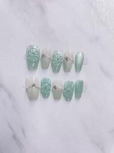 【5in1 Toolkit+HANDMADE】Artificial Nail Mint Green Ice Flower Cats Eye Medium T Phototpy Fake Nail Patch Press on Nails Reusable