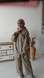 Jas Hujan Raincoat Anti Rembes Pria Wanita Bahan PVC Karet 025 Tebal Kuat Elastis BY HENDZ Original