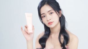 Sữa Rửa Mặt Kháng Viêm Dưỡng Ẩm Da Jullien Day Moist Cleansing Whipping Foam 120ml