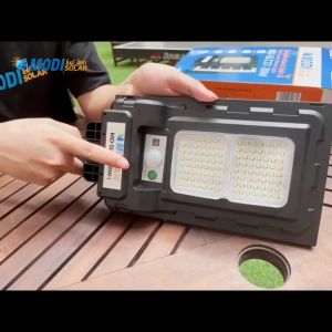 MODI Solar Street Lamp 100W/200W 3 Modes Remote Control Fluorescent Steel Leg Retaining Lighting Solar Lamp