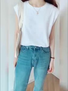 Womens Basic Sleeveless T-Shirt / Kaos Lekbong Wanita Korean TT114