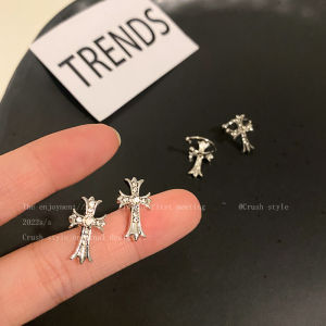 Cross No Piercing Ear Clip Women 2025 New Popular Sweet Cool Style Simple Cold Wind Student Ear Bone Clip Fashion Jewelry