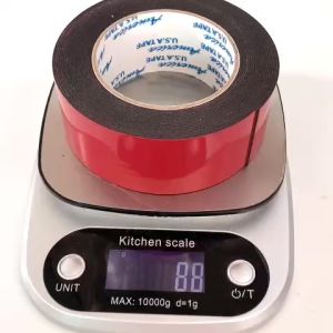 1 Cuộn băng keo 2 mặt xốp đỏ rộng 2.4cm - 4.5cm dài 6 mét độ dầy 1mm lõi giấy 3mm