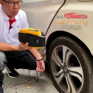 Máy bơm lốp ô tô TỰ NGẮT màn hình LED điện tử dung tích xi lanh 22 tích hợp đèn chiếu sáng