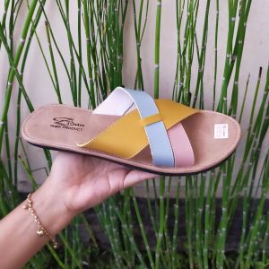 Sandal Kulit Wanita Papirut Sandal Kekinian Sandal Slop Slide Wanita Motif Kombinasi Warna