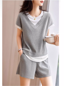 Comfortable Loose Womens Summer Set V-neck Short Sleeve Short Pants Two-piece Set Age-defying Tagless Fashion Ensemble