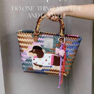 กระเป๋าถือถักแฮนด์เมดแบบใหม่ กระเป๋าใส่ของเล่นสุนัขแฮมเบอร์เกอร์ กระเป๋าใส่ของทำงาน กระเป๋าถือแบบลำลองสำหรับผู้หญิง