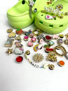 Metal jibbitz cross charm Shoe Buckle metal Four-leaf Clover Hibiscus Flower Hole Shoe Accessories