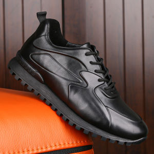 รองเท้ากีฬาหนังแท้ผู้ชาย รองเท้าลำลอง รองเท้าวิ่งฤดูร้อน พื้นนุ่ม ระบายอากาศได้ดี รองเท้าหนังวัวแท้ ส้นเตี้ย ทรงหัวมน