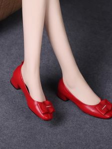 รองเท้าส้นเตี้ยหนังแท้ Prodotabury สำหรับผู้หญิง สีแดง ทรงหัวมน สายรัดหัวเข็มขัด ทรงหัวมน รองเท้าแฟชั่นฤดูร้อน