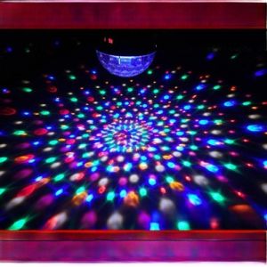 การชาร์จกลางแจ้ง 9 สี Usb Crystal Magic งานเต้นรำ ไฟ Led เวทีแสงหมุนไฟสีสันสดใสการชาร์จ Treasure Square Dance Light