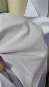 ( per setengah meter ) Kain SPUN POLY AXINITE polyester tetoron katun TC putih kebiruan Lebar 150 cm bahan kemeja hem baju seragam sekolah kerja muslim koko gamis dress gaun tunik printing sublim sublime sejadah spanduk lapisan brukat tile daleman tas