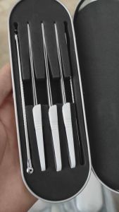 Bộ dụng cụ nặn mụn 5 món: 3 nhíp lấy mụn và 2 que nặn mụn