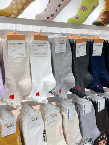 Kikiyasocks หลอดสั้นเกาหลีลายหัวใจ ผ้าฝ้าย ถุงเท้าผู้หญิง Moisture Wicking เรียบง่าย สไตล์หูไม้ ฤดูใบไม้ผลิ 2024