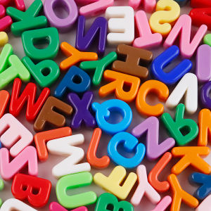 สุ่ม 10pcs ลูกปัดอะคริลิคพร้อมจํานวนจดหมายรอบลูกปัดสําหรับ DIY สร้อยคอต่างหูหัตถกรรมเสื้อผ้ากระเป๋ารองเท้าตกแต่งลูกปัด A0442