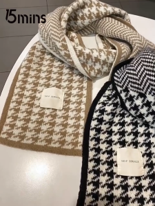 PaulWeekend ผ้าพันคอแบบถักลายฟันสุนัขสไตล์คลาสสิกสำหรับผู้หญิงแฟชั่นแบบสองขั้นอุปกรณ์เสริมคู่ผ้าพันคอมีสไตล์สำหรับฤดูหนาว