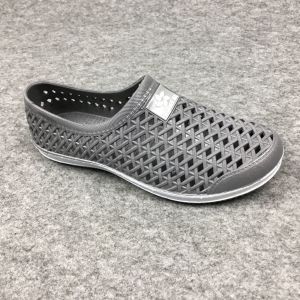 Yangjiang Pig Cage Shoe Injection Plastic Mesh Breathable Comfortable Lazy One Step Full Cover Men Kick Foot Sandals Casual Slip-On Slippers for Youth Beach All Seasons Flat Heel PVC Bottom