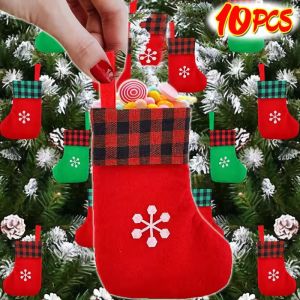 🎄ถุงเท้าพิมพ์ลายเกล็ดหิมะคริสต์มาส10ชิ้นจี้ประดับต้นคริสต์มาสสวยงามเครื่องประดับแขวนของขวัญขนมกระเป๋าเก็บของ