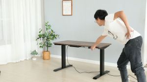 Officebus Liftable electric desk 55“ 1.4M Electric lifting Desk Smart Height Adjustable Ergonomic Desk 140cm Rectangular electric table with wheels Sit/Standing Desks