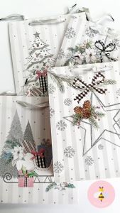 PInky Bee Kantong Kertas / Paper Bag Natal 24x18x8cm 67270300