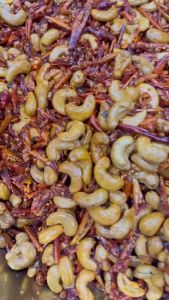 🔥 1 ฟรี 1 ขนาด 400 กรัม 🔥 [พริกทอด + เม็ดมะม่วงหิมพานต์] รสต้นตำรับ ถูกปาก A เม็ดใหญ่ พร้อมทาน 400 ฟรี 400กรัม