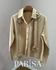 เสื้อเชิ๊ต ดีไซน์มีสายคล้องคอกุหลาบ รุ่นนี้ใช้ผ้าคอตตอนอย่างดีไม่บาง ไม่หนา ผ้าถ่ายเทอากาศได้ดีไม่ร้อนนะคะ สินค้ามีพร้อมส่ง สีเบจ  สีขาว  สีชมพู