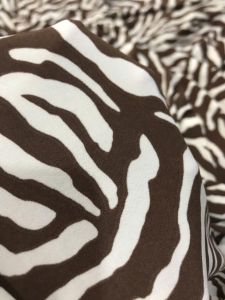 vải thun rayon họa tiết rằn ri_( khổ 1m6) nâu kem dày vừa mềm rũ may đầm váy áo vv