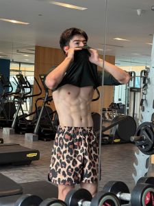 Cleanfit Mens Quick Dry Ice Silk Fitness Shorts Summer Exercise Leisure Five-Quarter Length Leopard Print Sportswear Shorts