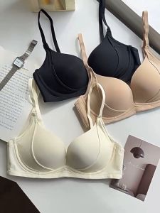 VANNESA Bra / BH Premium Melody Push Up Tanpa Kawat 002