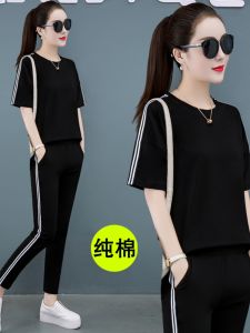 ชุดกีฬาผ้าฝ้ายแท้สำหรับผู้หญิงวัยกลางคนและผู้สูงอายุ ชุดลำลองสองชิ้น แฟชั่นฤดูร้อน 2025 ใหม่ล่าสุด ชุดลำลองสำหรับคุณแม่