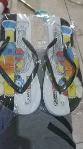 Sandal Jepit Wanita Motif Robot: Desain Unik dan Nyaman